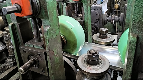 新能源電池行業(yè)不銹鋼管應用在哪里