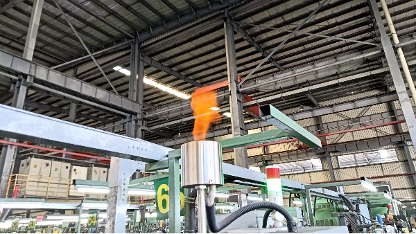 同是不銹鋼換熱管，為什么有的很亮，有的很暗