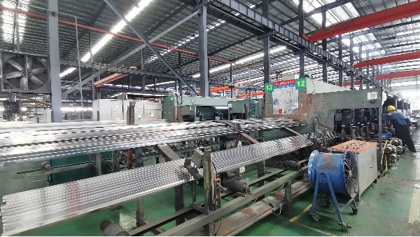 不銹鋼管為何彎曲不裂？